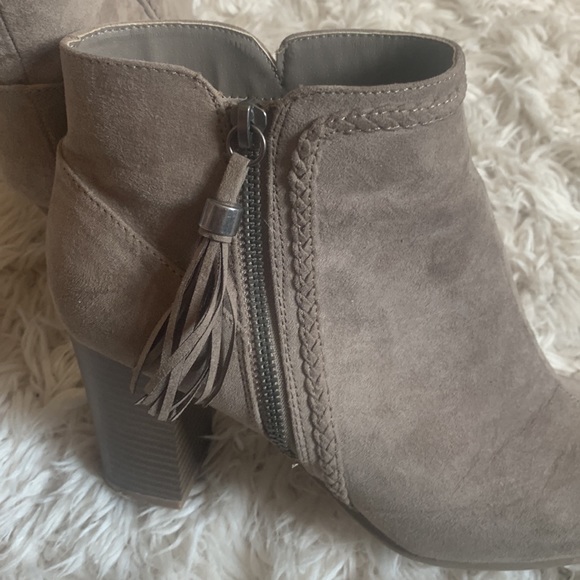 Women’s heeled boots - Picture 3 of 5